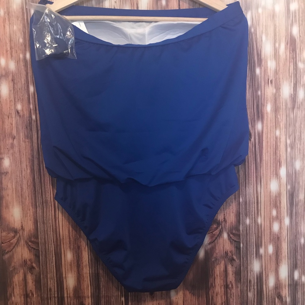 Swim suit - Picture 2 of 3